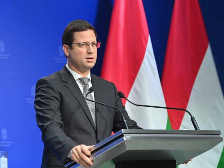 Gulyás Gergely: Tizenöt százalékos béremelés a szociális és kulturális ágazatban, a nevelőszülők pénzét megduplázzák