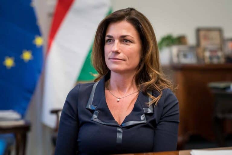 Elemzők szerint Varga Judit visszatérésétől semmit nem várhat a Fidesz, mert a kegyelmi botrány árnyéka még mindig kíséri a pártot