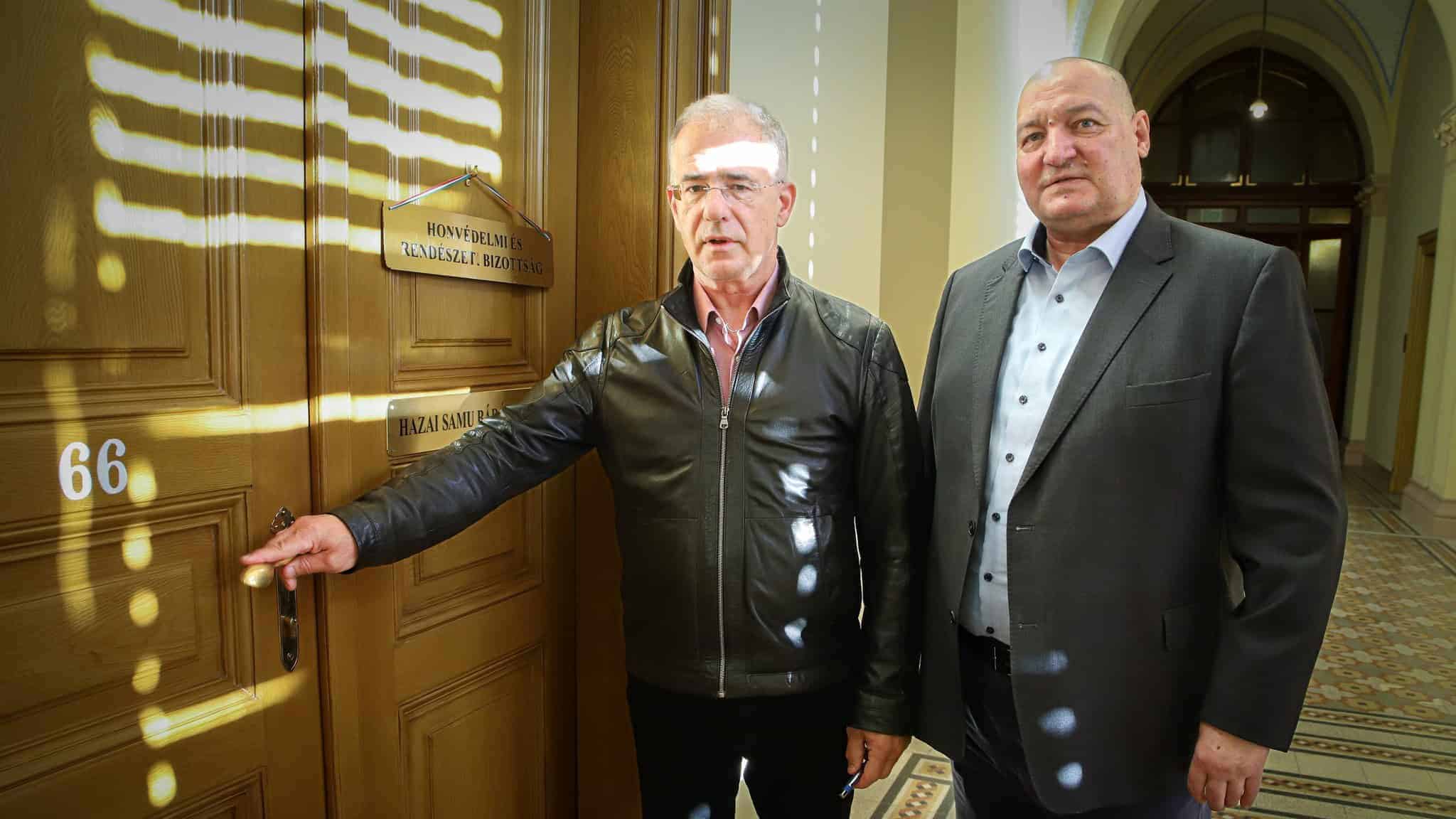 Kósa Lajos és Németh Szilárd benyújtotta a „lex Ruszin-Szendit” a parlamentnek