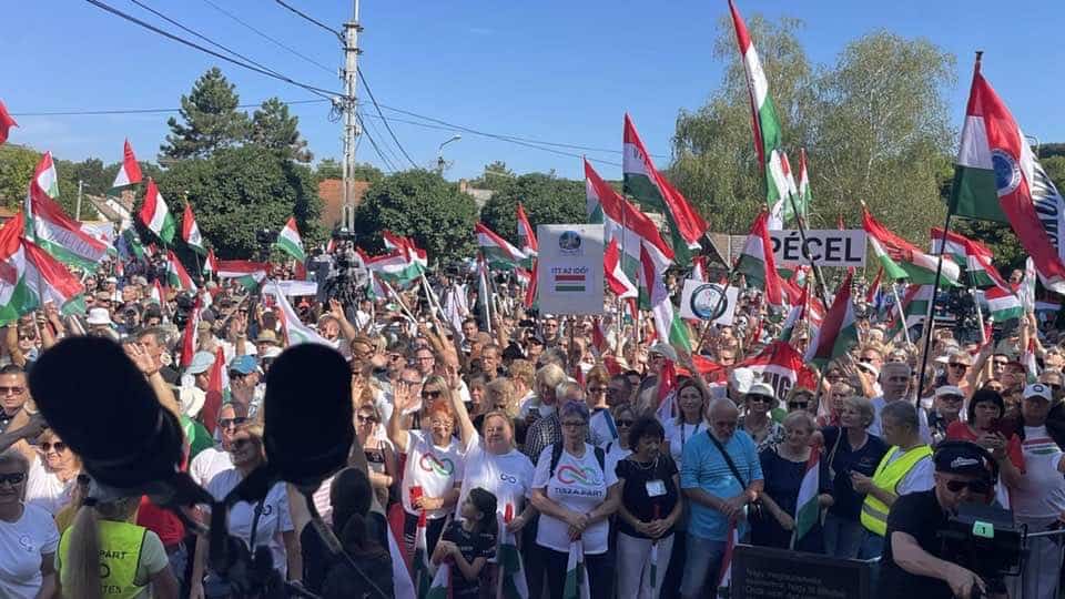 IDEA: félmillió szavazóval vezet a Tisza Párt a Fidesz előtt, tetemes Magyar Péterék előnye