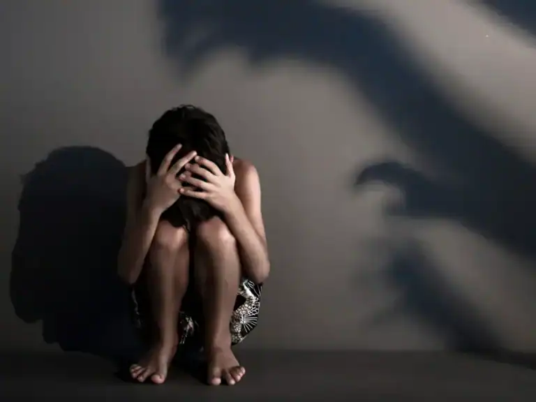 „Lépjetek elő! Ahogyan mi is megtettük annak idején” – nyílt levelet írt a gyermekotthoni áldozatoknak a bicskei pedofil botrány korábbi áldozata