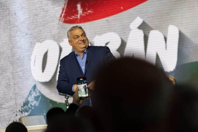 A miniszterelnök szombaton a DPK „háborúellenes” országjárásának mohácsi állomásán lépett fel, ahol elismerte, hogy az ellenfél erősebb