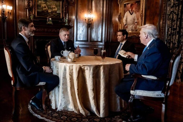 Európai diplomaták szerint Robert Ficót sokkolta Donald Trump elmeállapota