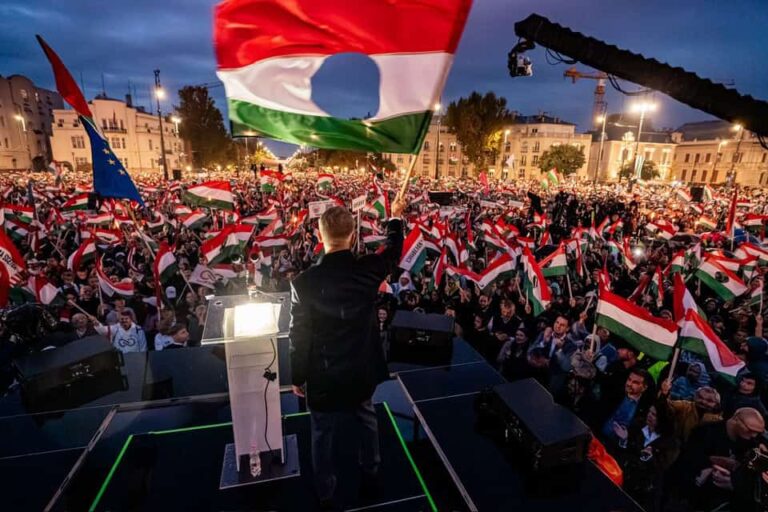 Magyar Péter rendszerváltó Nemzeti Menetet hirdetett március 15-re – több százezres megmozdulást vár a Tisza Párt