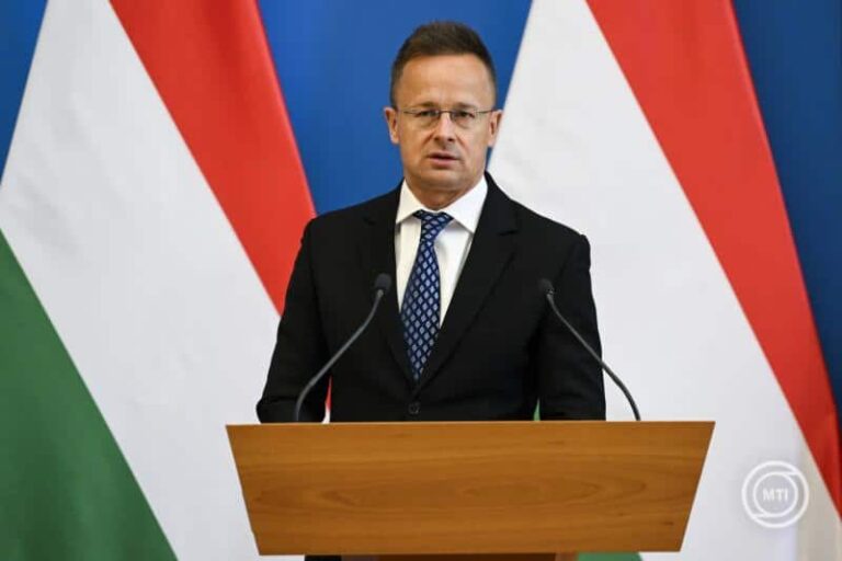 Szijjártó az ezerforintos üzemanyagár veszélyéről beszélt: új szintre lépett az ukrán–magyar energiaügyi vita