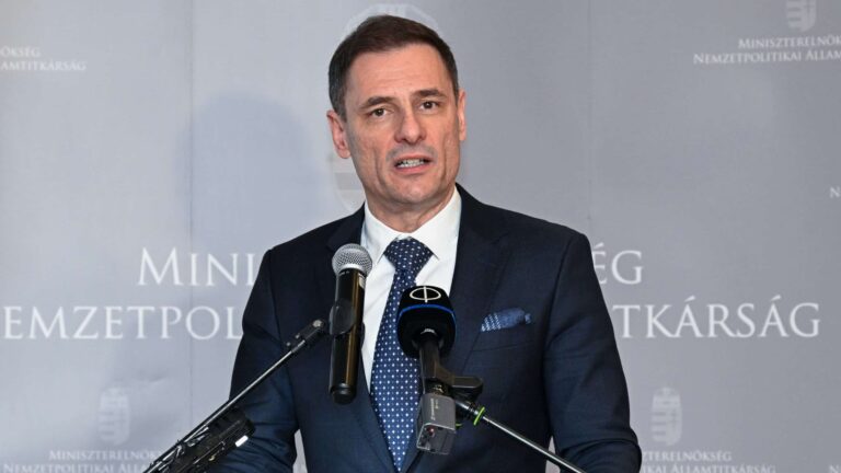 Political Capital: A Fidesz nagy bajban lehet Pest 5-ben – Tuzson Bence már miniszteri oldalról is kampányol