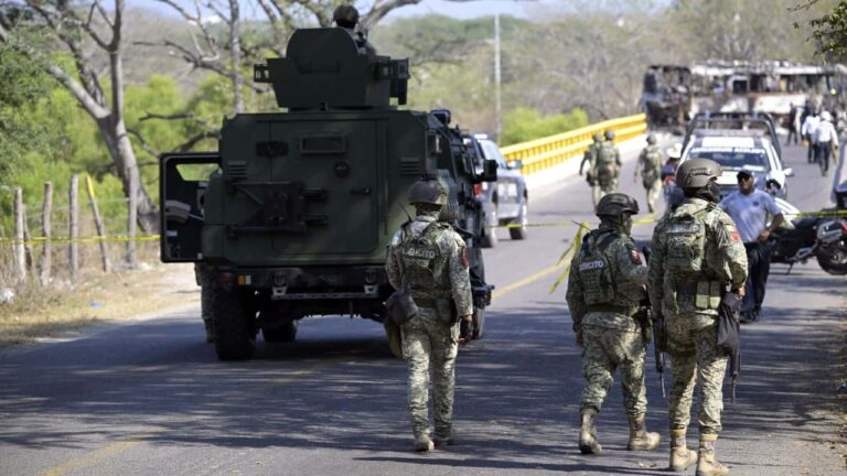 Káosz Mexikóban a világbajnokság előtt: 10 ezer katonát vezényeltek az utcákra