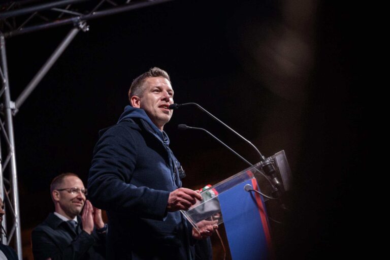 Magyar Péter Békéscsabán: „Nézd, Andi, tömeg!”