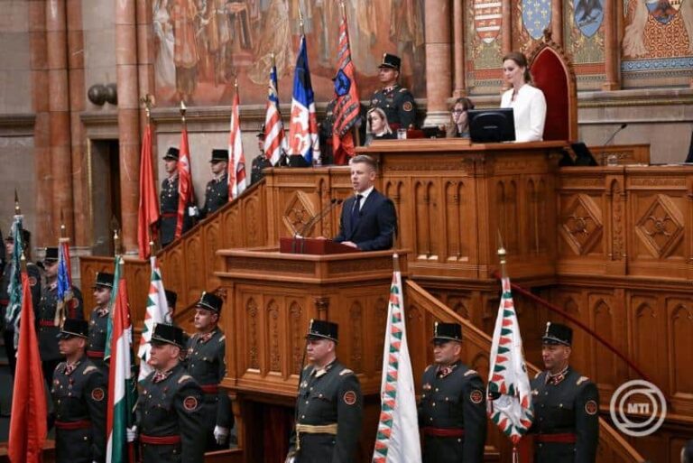 Magyar Péter felszólalásával indul a parlament ülése: öt vizsgálóbizottságról dönthetnek a képviselők