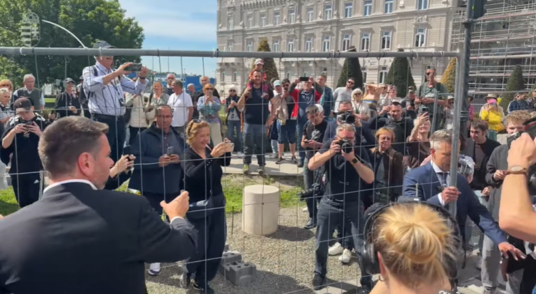 Megnyitják a Karmelitát az emberek előtt: hétvégén Rogán Antal szivarszobáját is látni lehet